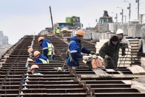 В Омске капитально ремонтируют мост через реку Иртыш